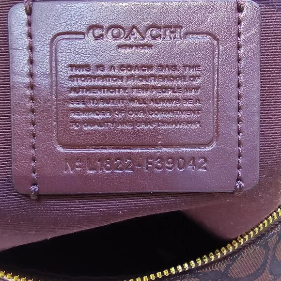 Coach Set Signature Jacquard Strips Zip Hobo Bag & Wristlet NWOT with Care Cards - Picture 13 of 13
